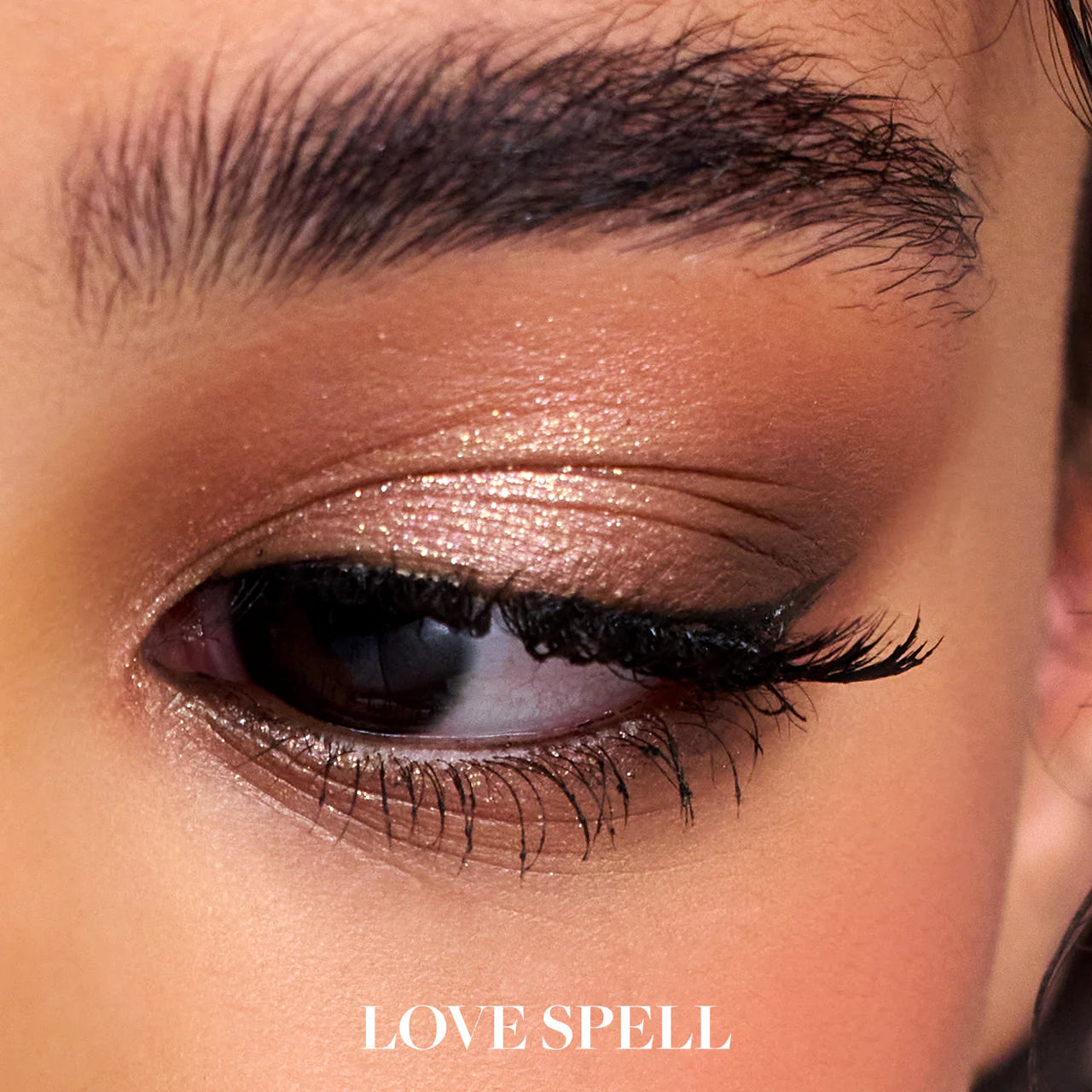 DEAR DAHLIA Dream Velvet Eyeshadow Palette 🤍